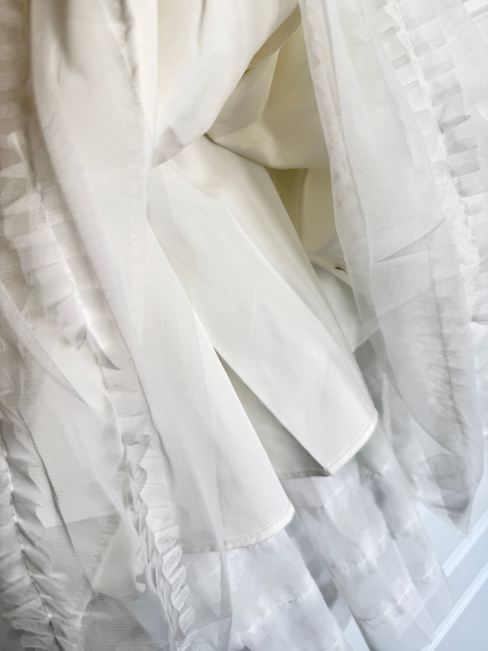 brand new Women's White Tiered Tulle Maxi Skirt - Picture 7 of 9